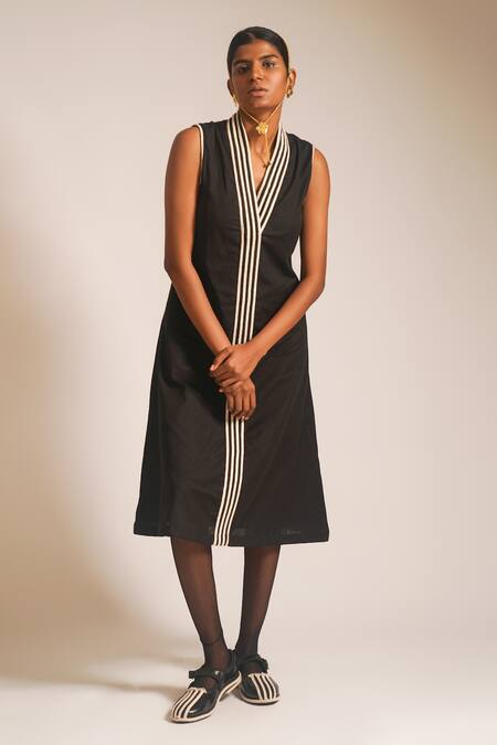 Buy_Atbw_Black Cotton V-neck Contrast Dori Work Overlap Dress_Online_at_Aza_Fashions