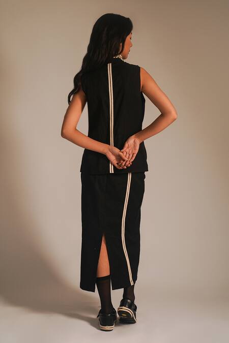 Shop Atbw Black Cotton Embroidery V-neck Dori Work Waist Coat at Aza Fashions Shop_Atbw_Black Cotton Embroidery V-neck Dori Work Waist Coat_at_Aza_Fashions