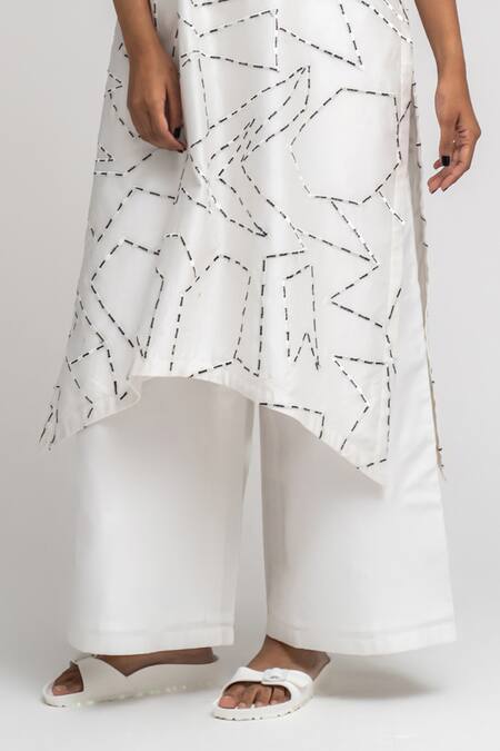 Atbw_White Chanderi Embroidery V-neck Thread Kurta And Palazzo Set_Online_at_Aza_Fashions
