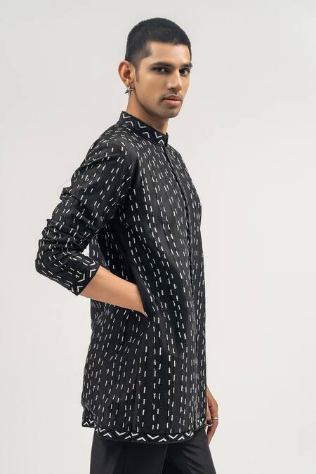 Atbw_Black Chanderi Embroidery Abstract Kurta_Online_at_Aza_Fashions