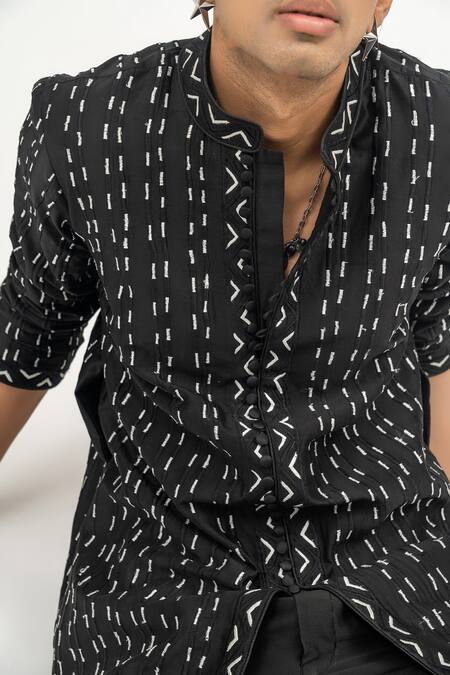 Atbw_Black Chanderi Embroidery Abstract Kurta_at_Aza_Fashions