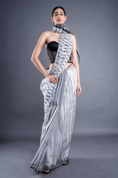 Buy Atbw Black Organza Checkered Block Print Saree Online at Aza Fashions Buy_Atbw_Black Organza Checkered Block Print Saree _Online_at_Aza_Fashions