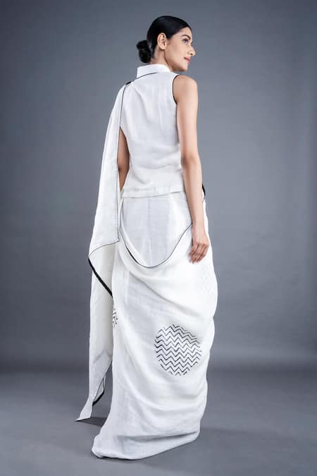 Shop_Atbw_White Linen Block Print Chevron Geometric Saree _Online_at_Aza_Fashions