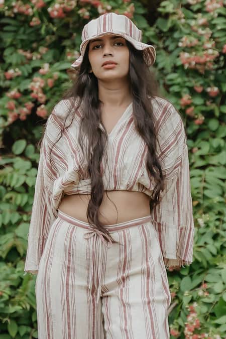 Buy Akashi Clothing Cream Cotton V-neck Elasticated Waist Crop Top Online at Aza Fashions Buy_Akashi Clothing_Cream Cotton V-neck Elasticated Waist Crop Top _Online_at_Aza_Fashions