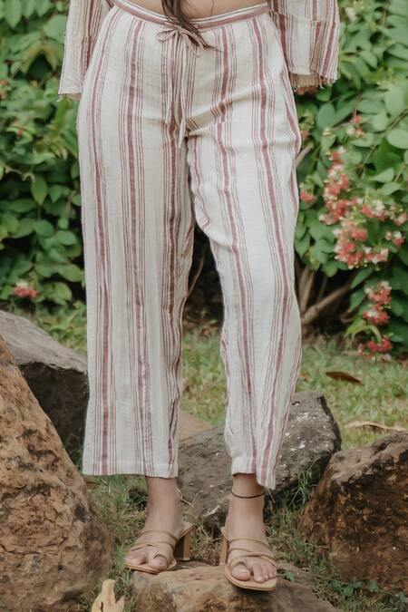 Shop Akashi Clothing Cream Cotton V-neck Elasticated Waist Crop Top Online at Aza Fashions Shop_Akashi Clothing_Cream Cotton V-neck Elasticated Waist Crop Top _Online_at_Aza_Fashions