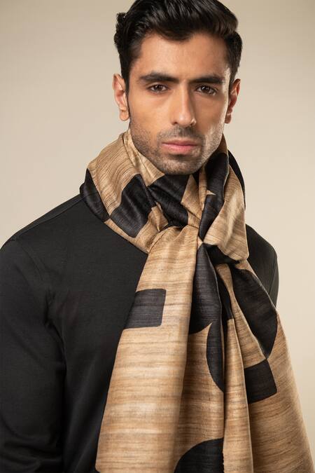 Buy_Aeshaane_Black Geometric Silk Woven Scarf _Online_at_Aza_Fashions