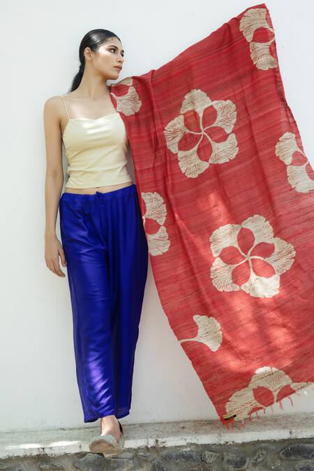 Buy_Aeshaane_Red Embroidery Silk Flower Woven Scarf 