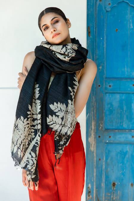 Buy_Aeshaane_Black Embroidery Twig Of Leaves Woven Scarf _Online_at_Aza_Fashions