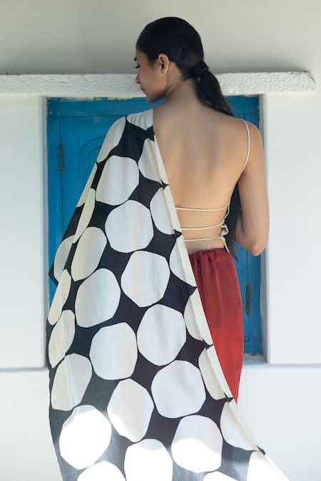 Aeshaane Silk Hexagon Woven Scarf 