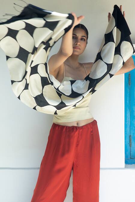 Buy_Aeshaane_Black Embroidery Silk Hexagon Woven Scarf _Online_at_Aza_Fashions