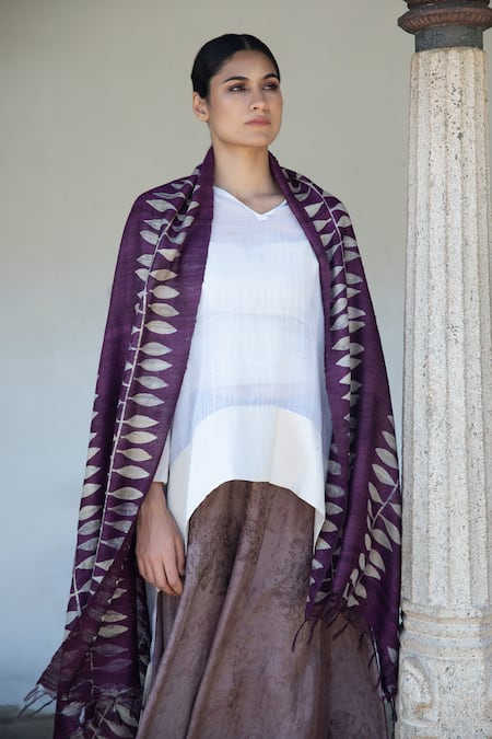 Buy_Aeshaane_Maroon Embroidery Leaf Vine Woven Scarf _Online_at_Aza_Fashions