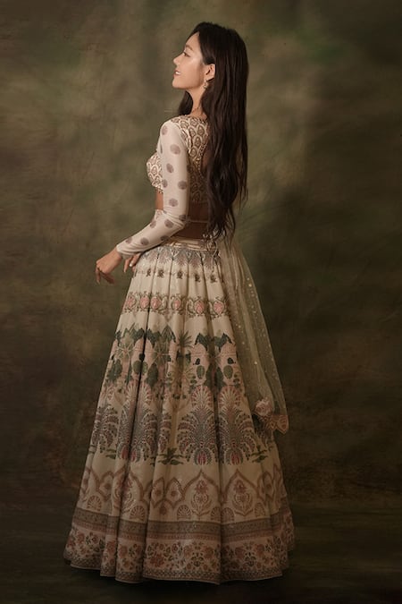 Archana Kochhar Green Silk, Net, Lycra Sequins, Embroidery Mughal Floral Pattern Lehenga Set Online at Aza Fashions Archana Kochhar_Green Silk, Net, Lycra Sequins, Embroidery Mughal Floral Pattern Lehenga Set _Online_at_Aza_Fashions