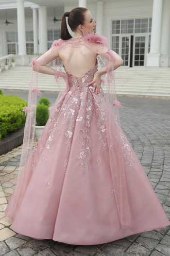 Presto Couture_Peach Organza Cut Work Sweetheart Neck Flower Embroidered Gown With Cape _Online_at_Aza_Fashions