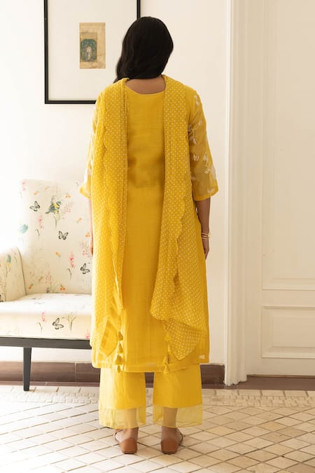 Shop_Vaayu_Yellow Muslin Embroidery Round Neck Bloom Kurta Pant Set _at_Aza_Fashions