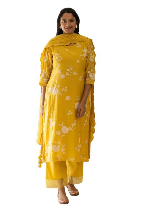 Vaayu_Yellow Muslin Embroidery Round Neck Bloom Kurta Pant Set _Online_at_Aza_Fashions