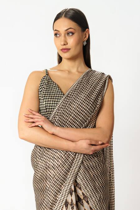 Buy_Rabani & Rakha_Black Georgette, Silk Beads, Cut Work Plunge Geometric Pattern Lehenga Saree Set _Online_at_Aza_Fashions