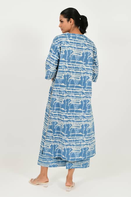 Shop Rias Jaipur Blue Cotton Collared Dabu Mud Resist Print Kurta And Pant Set at Aza Fashions Shop_Rias Jaipur_Blue Cotton Collared Dabu Mud Resist Print Kurta And Pant Set _at_Aza_Fashions