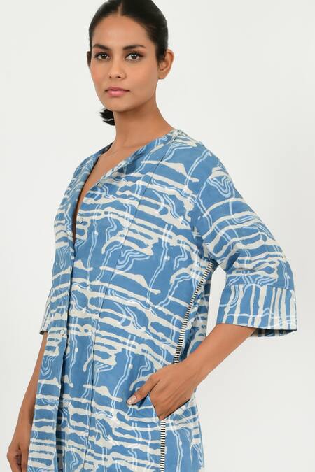 Rias Jaipur Blue Cotton Collared Dabu Mud Resist Print Kurta Online at Aza Fashions Rias Jaipur_Blue Cotton Collared Dabu Mud Resist Print Kurta _Online_at_Aza_Fashions