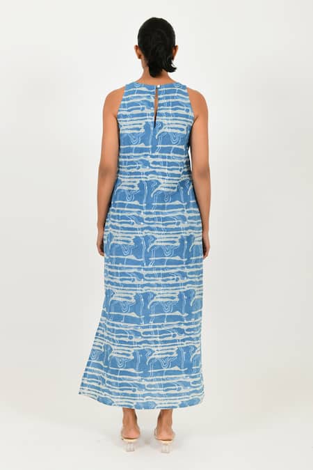 Shop Rias Jaipur Blue Linen Round Neck Dabu Mud Resist Pattern Kurta at Aza Fashions Shop_Rias Jaipur_Blue Linen Round Neck Dabu Mud Resist Pattern Kurta _at_Aza_Fashions