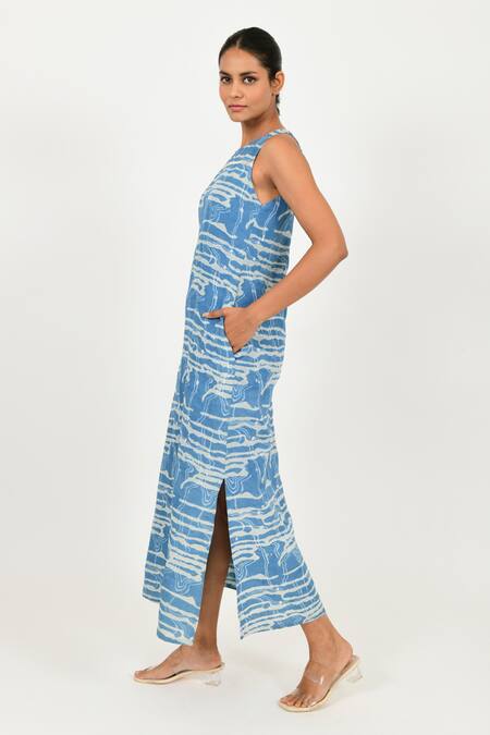 Shop Rias Jaipur Blue Linen Round Neck Dabu Mud Resist Pattern Kurta Online at Aza Fashions Shop_Rias Jaipur_Blue Linen Round Neck Dabu Mud Resist Pattern Kurta _Online_at_Aza_Fashions