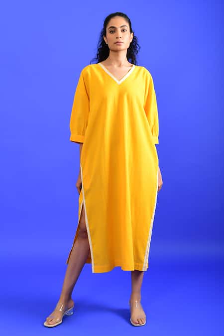 Rias Jaipur_Yellow Handloom Cotton V-neck Iced Mango Handwoven Kurta _Online_at_Aza_Fashions