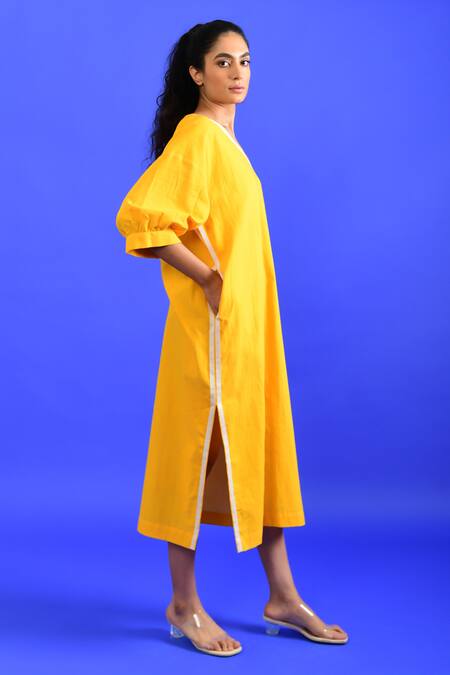 Buy_Rias Jaipur_Yellow Handloom Cotton V-neck Iced Mango Handwoven Kurta _Online_at_Aza_Fashions