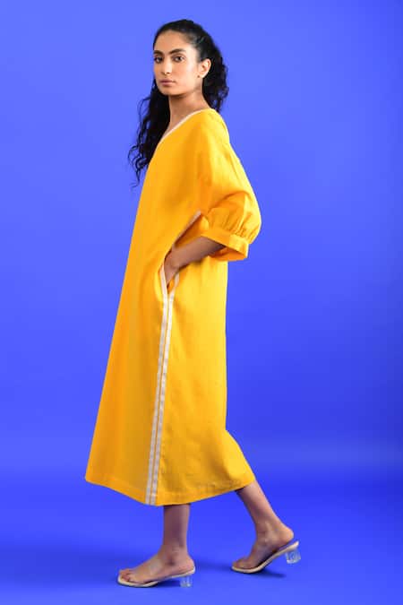 Shop_Rias Jaipur_Yellow Handloom Cotton V-neck Iced Mango Handwoven Kurta _Online_at_Aza_Fashions