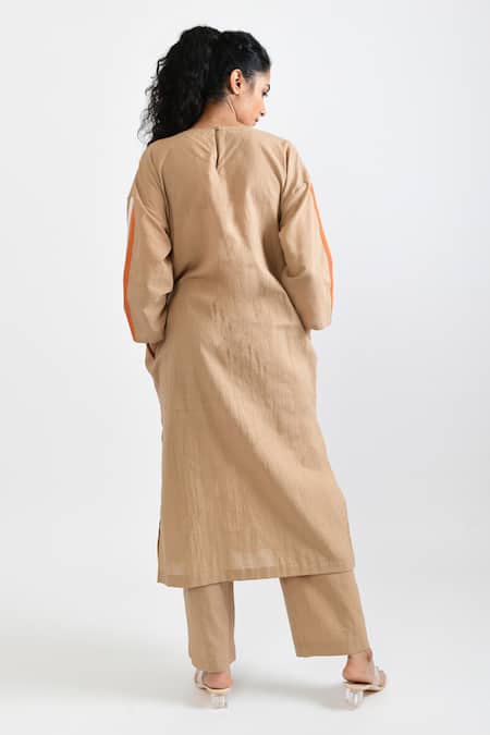 Shop_Rias Jaipur_Beige Handloom Cotton Round Neck Sunburst Handwoven Kurta With Pant _at_Aza_Fashions