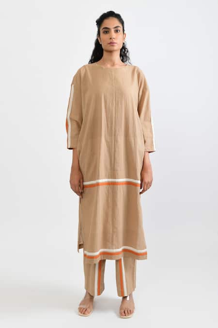 Rias Jaipur_Beige Handloom Cotton Round Neck Sunburst Handwoven Kurta With Pant _Online_at_Aza_Fashions