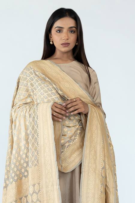 Meghna Panchmatia_Beige Silk Zari, Lace, Ombre Asymmetric Kurta With Bandhej Banarasi Dupatta _Online_at_Aza_Fashions