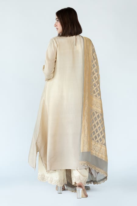Meghna Panchmatia Asymmetric Kurta With Woven Zari Dupatta 