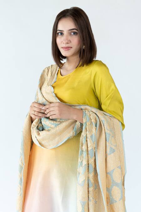Buy_Meghna Panchmatia_Green Silk Embroidery, Zari Round Asymmetric Ombre Kurta With Banarasi Dupatta _Online_at_Aza_Fashions