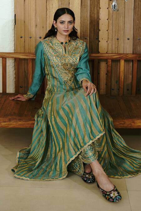 Wabi Sabi By Anshum-Ritesh Green Chanderi Sequins, Diamonds Split V-neck High-low Embroidered Anarkali Set Online at Aza Fashions Wabi Sabi By Anshum-Ritesh_Green Chanderi Sequins, Diamonds Split V-neck High-low Embroidered Anarkali Set _Online_at_Aza_Fashions