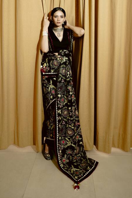 Wabi Sabi By Anshum-Ritesh Black Organza Beads, Embroidery V-neck The Night Garden Aari Saree With Blouse Online at Aza Fashions Wabi Sabi By Anshum-Ritesh_Black Organza Beads, Embroidery V-neck The Night Garden Aari Saree With Blouse _Online_at_Aza_Fashions