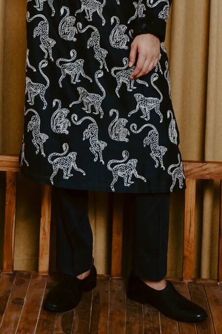 Wabi Sabi By Anshum-Ritesh Black Chanderi Embroidery Troop Kurta Set Online at Aza Fashions Wabi Sabi By Anshum-Ritesh_Black Chanderi Embroidery Troop Kurta Set _Online_at_Aza_Fashions