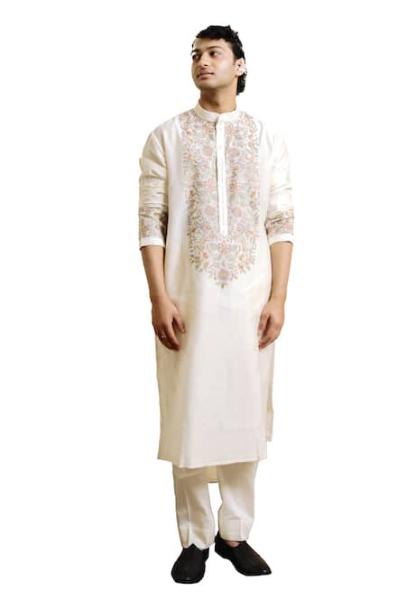 Buy_Wabi Sabi By Anshum-Ritesh_Ivory Chanderi Embroidery Floral Garland Kurta Set _Online_at_Aza_Fashions