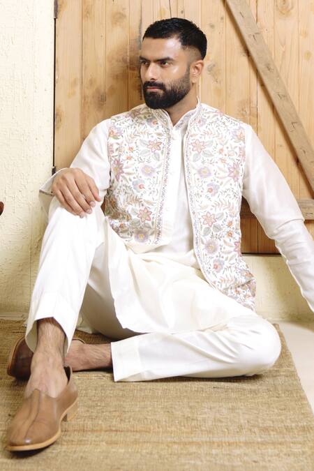 Wabi Sabi By Anshum-Ritesh_Ivory Chanderi Embroidery Floral Odyssey Bundi And Kurta Set _Online_at_Aza_Fashions