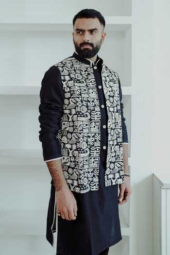 Wabi Sabi By Anshum-Ritesh_Black Chanderi Embroidery Resham Bundi And Kurta Set _Online_at_Aza_Fashions