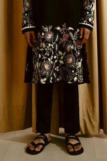 Buy_Wabi Sabi By Anshum-Ritesh_Black Chanderi Embroidery The Night Garden Kurta Set _Online_at_Aza_Fashions