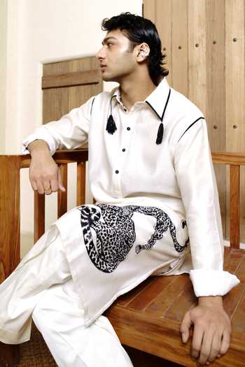 Wabi Sabi By Anshum-Ritesh_Ivory Chanderi Embroidery Sundarbans Sanctuary Placement Kurta Set _Online_at_Aza_Fashions