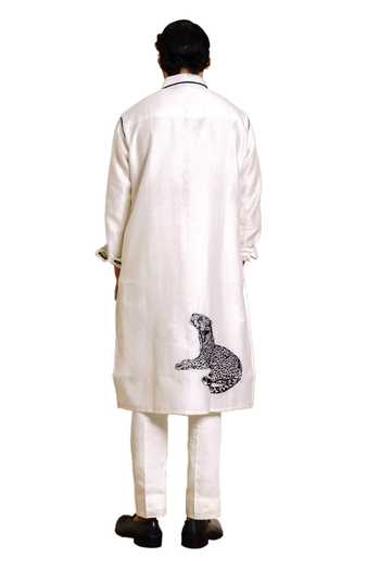 Wabi Sabi By Anshum-Ritesh_Ivory Chanderi Embroidery Sundarbans Sanctuary Placement Kurta Set _at_Aza_Fashions