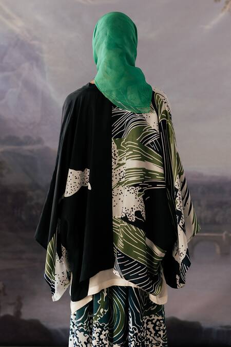 Buy_Yavi_Black Silk Printed Hakussai V Neck Engineered Jacket  _Online_at_Aza_Fashions