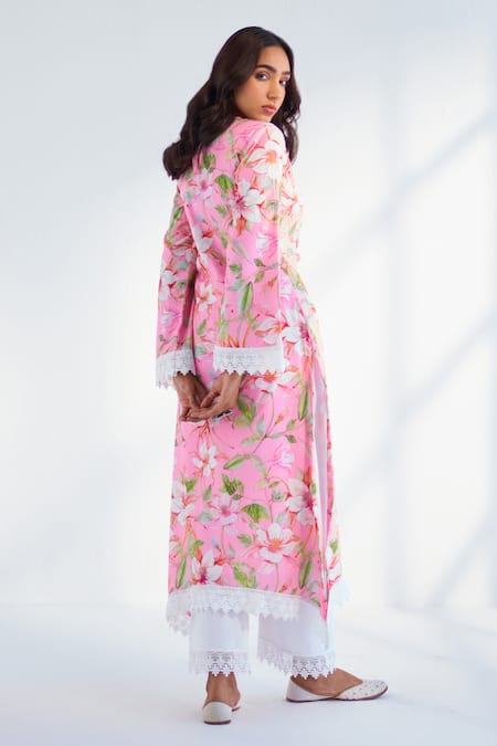 Shop Roze Pink Cotton, Chiffon Lace Split V-neck Aasma Floral Print Kurta Set at Aza Fashions Shop_Roze_Pink Cotton, Chiffon Lace Split V-neck Aasma Floral Print Kurta Set _at_Aza_Fashions