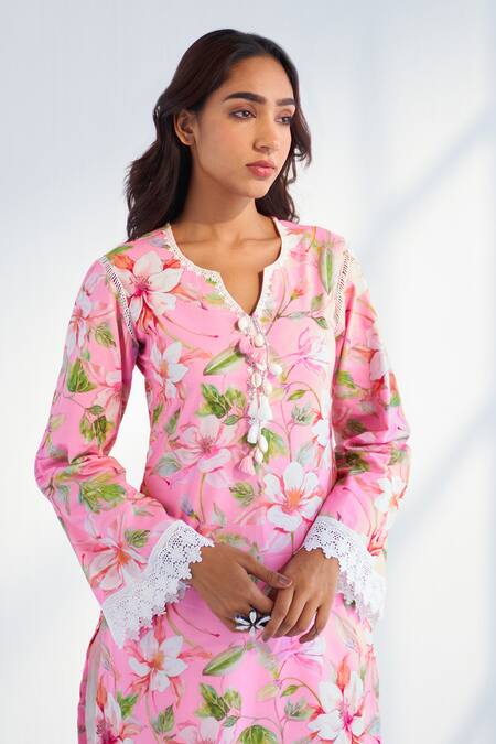 Shop Roze Pink Cotton, Chiffon Lace Split V-neck Aasma Floral Print Kurta Set Shop_Roze_Pink Cotton, Chiffon Lace Split V-neck Aasma Floral Print Kurta Set