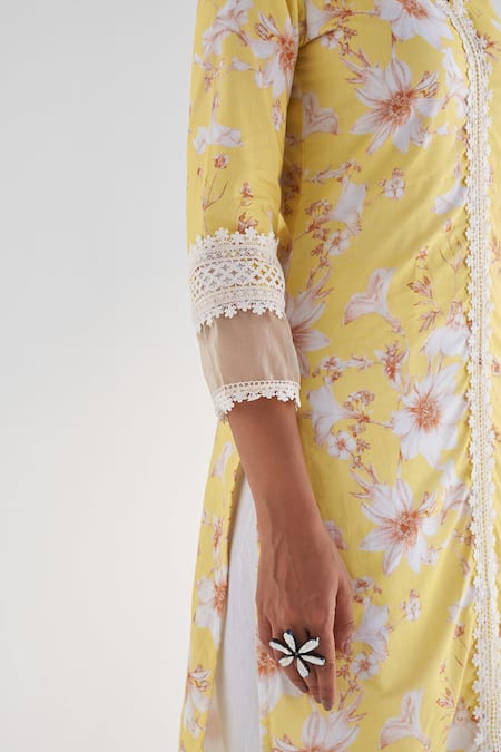 Shop Roze Yellow Cotton, Kota Doria Embroidery, Lace Amina Floral Print Kurta Pant Set Shop_Roze_Yellow Cotton, Kota Doria Embroidery, Lace Amina Floral Print Kurta Pant Set