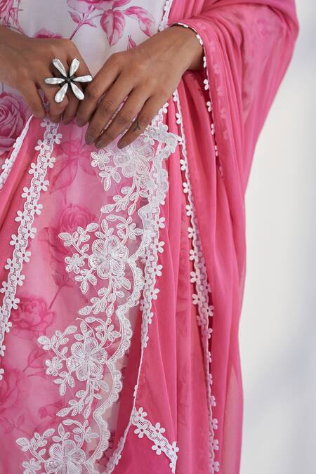 Shop Roze Pink Cotton, Chiffon Lace Round Neck Arah Rose Print Kurta Pant Set Shop_Roze_Pink Cotton, Chiffon Lace Round Neck Arah Rose Print Kurta Pant Set
