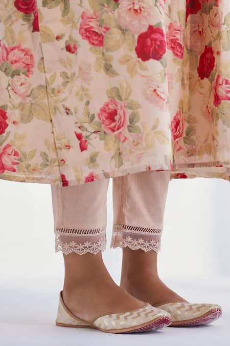 Buy Roze Beige Cotton, Chiffon Embroidery, Lace V-neck Farida Floral Print Kurta Pant Set Buy_Roze_Beige Cotton, Chiffon Embroidery, Lace V-neck Farida Floral Print Kurta Pant Set