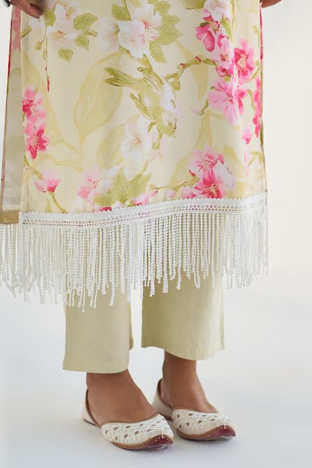 Buy_Roze_Yellow Cotton, Chiffon Lace V-neck Mahnoor Floral Print Kurta Pant Set _Online_at_Aza_Fashions