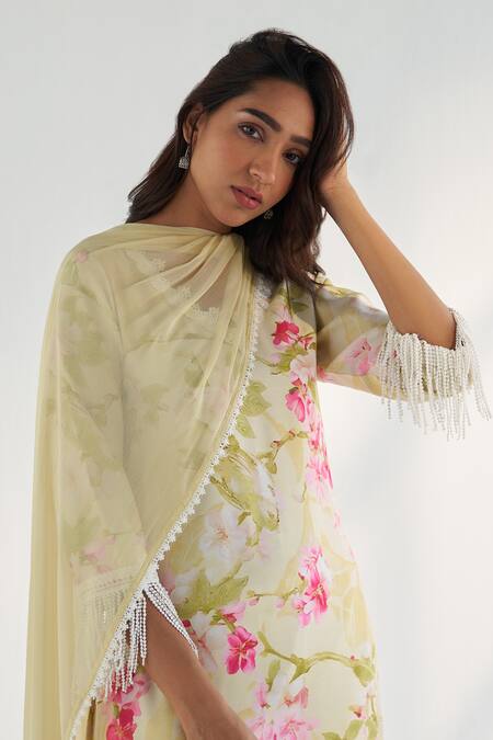 Shop_Roze_Yellow Cotton, Chiffon Lace V-neck Mahnoor Floral Print Kurta Pant Set 