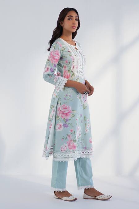 Roze Blue Cotton, Chiffon Lace Round Neck Nyla Floral Print Kurta Pant Set at Aza Fashions Roze_Blue Cotton, Chiffon Lace Round Neck Nyla Floral Print Kurta Pant Set _at_Aza_Fashions
